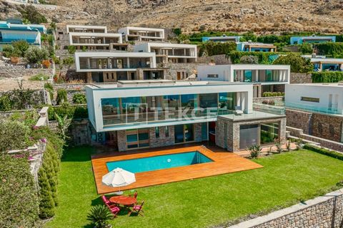Detached Villas with Island Views and Private Swimming Pool in Bodrum Turgutreis Special designed lux villas are located in a prestigious area in Turgutreis. Turgutreis is the second biggest area of the Bodrum peninsula. Besides being famous with its...