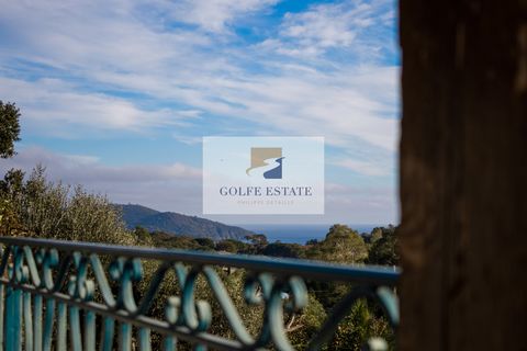 Near Gigaro, charming house of 110m2, built on a wooded plot of 1227m2. Nice sea view of Cap Lardier and Gigaro. Traditional swimming pool of 8x4 m. On the ground floor: kitchen open to living room, 2 bedrooms, 1 bathroom and a toilet. A garage of 16...