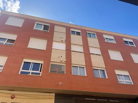 Are you looking for a flat to buy? ~~Here I present this apartment in the center of the town of Borriol, is composed of 3 bedrooms, 2 of them simple and the main double with its bathroom, the 3 with fitted wardrobes.~~It also has another bathroom in ...