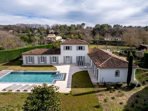 In a quiet, sought-after location just a short drive from Valbonne, this villa has been tastefully renovated to a very high standard and stands in beautiful, flat grounds of approximately 5,000 m² with a heated swimming pool. The ground floor encompa...