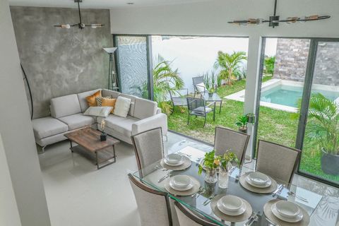 Beautiful house 10 minutes from Progreso beach, Yucatan and 15 minutes from Merida Yucatan. With excellent finishes and a 24-month financing plan. Kitchen Living room Dining room Half Bath Washing area Bedroom with closet space and full bathroom Gara...