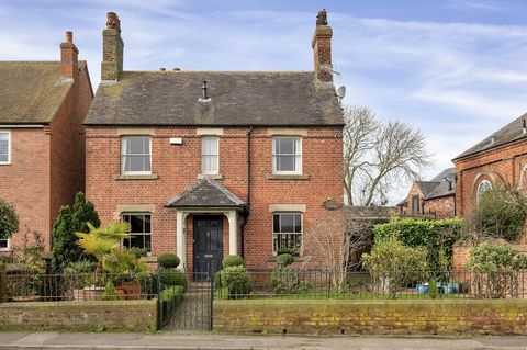 The Old School House provides an opportunity to purchase an attractive detached period home located within the heart of Hickling, a well regarded village with amenities and strong sense of community. The property provides beautifully finished accommo...