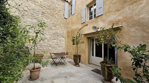 L'oustaou immo offers you the timeless charm of this magnificent old village house in Venasque, voted one of the most beautiful villages in France. This residence has been meticulously restored with a very high quality renovation, carefully preservin...
