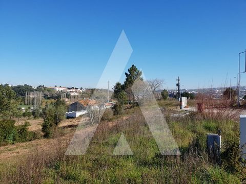 Plot of land for construction for detached house. Situated at the entrance of the Battle in a quiet location, two minutes from the center of the village with good access to IC2. Excellent unobstructed view of the Batalha Monastery and village. Come a...
