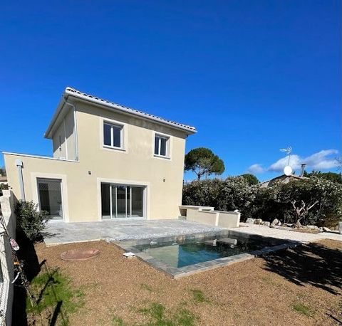 TO DISCOVER, in Saussines, 10 minutes from Castries, on a plot of about 500 m², a spacious new T4 villa in R+1 of 125 m² with fitted crawl space, terrace and swimming pool. On the ground floor, entrance with storage and toilet, kitchen open to living...