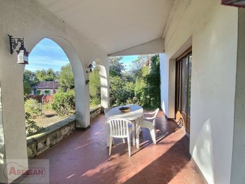 Haute-Garonne (31) FOR SALE in BALMA - Discover this elegant residence from the 60s, located in a sought-after residential area, just a few steps from the city center. This house, bathed in natural light, perfectly combines space, comfort and a welco...