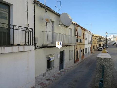 Gelegen in de populaire stad La Bobadilla in de provincie Jaen in Andalusië, Spanje. Deze woning met 3 slaapkamers in het hart van de olijventeeltregio van Andalusië is klaar om in te trekken en heeft zo ongeveer alles wat u nodig heeft met een fanta...