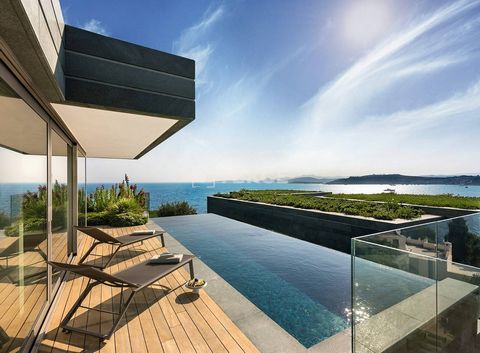 Detached Triplex Villas with Smart Home System in Bodrum Kumbahçe Triplex villas are located in the center district of Bodrum, Kumbahçe. Bodrum, one of the most famous holiday destinations in the world, is among the first choices of people from all o...