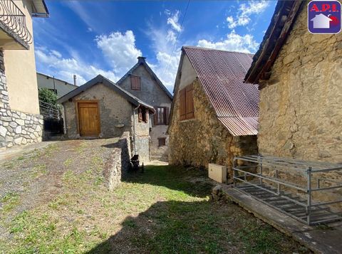 BARN In the heart of the village of Arrien en Bethmale, beautiful barn with a total area of 54 m² on two levels. The barn has an adjoining plot of 112m². Well exposed and accessible by car. Fees charged to the seller. ARIEGE PYRENEES IMMOBILIER (API)...