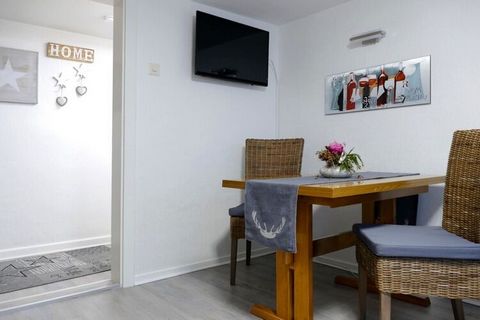 The generously equipped 4 star **** holiday apartment with a free and e-bike friendly garage with electricity connection is not far from the town center. The cozy 45 sqm apartment with a balcony and a view of the forests and idyllic gardens has a sep...