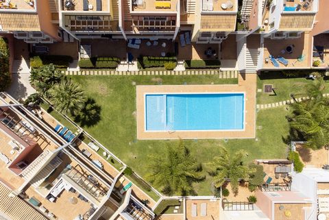 Located in Vilamoura. Ground floor studio apartment with private and large patio with pool direct access, equipped with loungers, table and chairs to enjoy the sunny days and warm nights. Free access to the pool for a relaxing swimming. Air condition...
