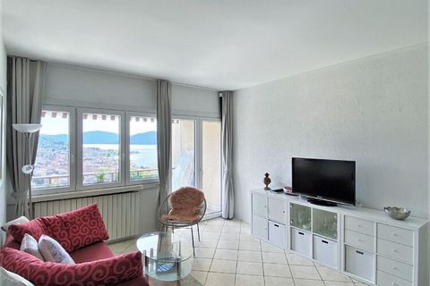 Surrounded by lush greenery, this nice apartment with a balcony offers a lake and swimming pool view. It is an ideal place to stay with your partner on your honeymoon. The balcony is indeed the best spot to chill with your partner. The lake is 400 m ...