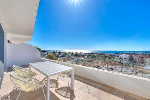 Duplex Penthouse with Sea Views in the NEW GOLDEN MILE in Estepona A unique opportunity for investment or permanent residence with high yields! Discover this extraordinary holiday rental investment opportunity with guaranteed returns, built in 2021. ...
