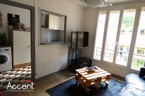 Découvrez cet appartement de 42 m2 situé en hyper centre ville de Rodez, idéal pour ceux qui cherchent à vivre ou à investir au cœur de la ville. Ce bien fait partie d'une petite copropriété et bénéficie d'un positionnement exceptionnel, à proximité ...