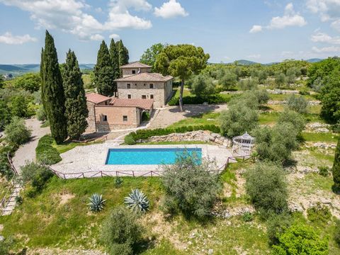 Beautiful luxurious villa Mari is located in a hilly position with a spectacular view of one of the most picturesque Tuscan villages, Lecchi in Chianti, not far from Gaiole in Chianti and the most famous castles in the area such as Castello di Brolio...