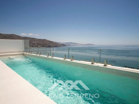 Ontdek het summum van het kustleven in deze exquise villa met 4 slaapkamers en 3 badkamers, die tegen het einde van 2024 zal worden voltooid. Gelegen in het pittoreske dorp Almuñécar, biedt deze luxueuze oase een adembenemend uitzicht op zee en ongeë...