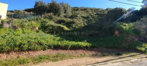 Land with an extraordinary view of solar orientation South-West, where you can build a fantastic villa with 2 floors with total construction area of 300 m2 and implantation area of 150 m2. Easy access to A8 and IC 17. Don't waste time and come and se...