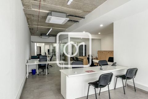 Ground floor showroom with warehouse for sale in Msida located on a prime road with easy access. This showroom features 200sqm Showroom Reception area and four closed offices 400sqm Warehouse interconnecting and can be opened up with the showroom Rec...