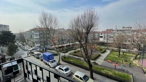 O Apartment for sale está localizado em Fatih. Fatih é um distrito localizado no lado europeu de Istambul. Seu nome é uma homenagem ao sultão otomano Mehmed, o Conquistador (Fatih Sultan Mehmed), que conquistou Constantinopla em 1453 e fundou o Impér...