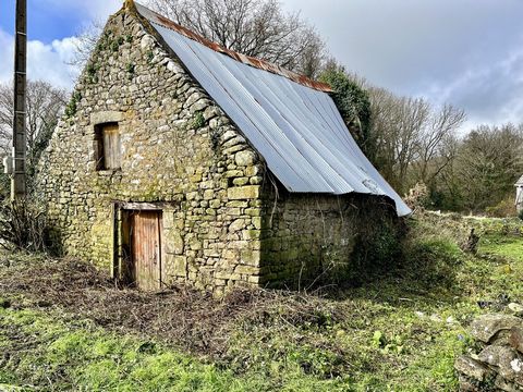 MOCQUARD Immobilier presents you exclusively, this old barn to be completely renovated, on a plot of about 190m2. Located in a cul-de-sac in a hamlet, you will enjoy a quiet and sought-after environment as well as the immediate proximity of the river...