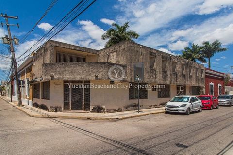 Merida Centro Santa Ana Property Code 003109 This prime location just 50 meters from Paseo de Montejo is any investor s dream opportunity. By its location this is a perfect for live work or rent. The building has great visibility and perfect location...