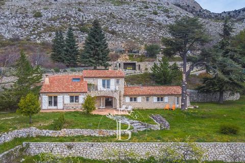 Charming villa full of character on a large flat private plot of 6,500 sq.m walking distance to the historic village of Gourdon. Calm peaceful environment with breath taking views yet only 10 mins from Chateauneuf-Grasse. An old bergerie extended ove...