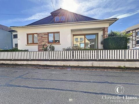EXCLUSIVITY CHRISTELLE CLAUSS IMMOBILIER COLMAR Are you dreaming of a house in the heart of the Alsatian vineyards? This beautiful house from the 1970s is located in Sigolsheim, a wine-growing village with many amenities such as schools, a nursery, a...