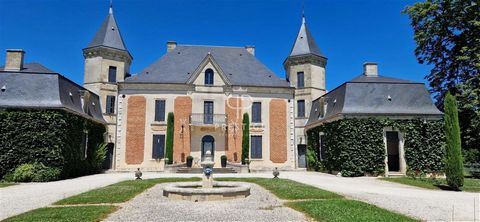 Elegant 6 bedroom chateau, with an additional 3 gites, situated in a quiet setting in Sainte Foy la Grande, within a large 300,000m2 plot with stunning views overlooking the Dordogne valley. This certified wine-growing property, HVE 3 and with integr...