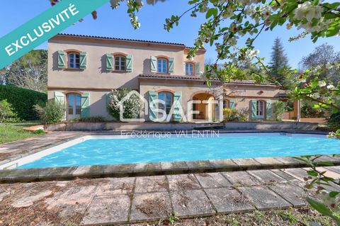 En exclusivité, sur le Domaine de La Valade à Montastruc La Conseillére Villa dominante de 258 m2 avec piscine