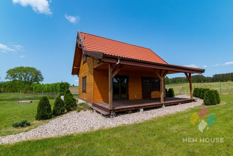 A house with a usable attic, with a large terrace, located on a well-kept plot with its own pond near the picturesque Dłużec Lake. Neat, inviting to rest in a quiet area. Watch the VIRTUAL TOUR (if you don't see the link, contact the intermediary). W...