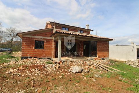 Location: Istarska županija, Labin, Labin. Labin, surroundings, we are selling a house in the high Roh-Bau phase in a quiet location on the edge of the village. The house has a total net area of 129 m2 and consists of a ground floor and a first floor...