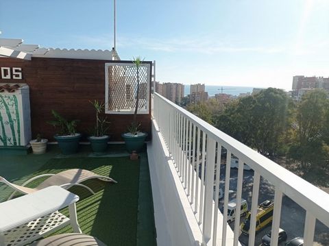 BEAUTIFUL DUPLEX PENTHOUSE WITH STUNNING VIEWS TO THE SEA This beautiful penthouse consists of a spacious living/dining room with open kitchen. A large solarium with stunning views to the sea and mountains. Recently reformed. Spacious and bright bedr...