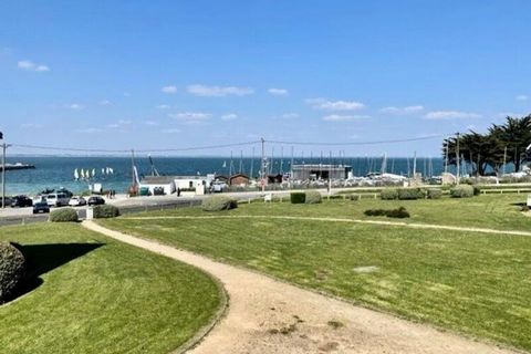 Port-Haliguen, angenehme 3-Zimmer-Wohnung mit Meerblick für 4 Personen, ca. 65 m², im 1. Stock von Gebäude 7, Tür 60 in der Residenz Adal d'Arvor mit Blick auf den Strand von Porigo und die Segelschule. Es besteht aus: - ein Eingang, - ein Wohn-/Wohn...