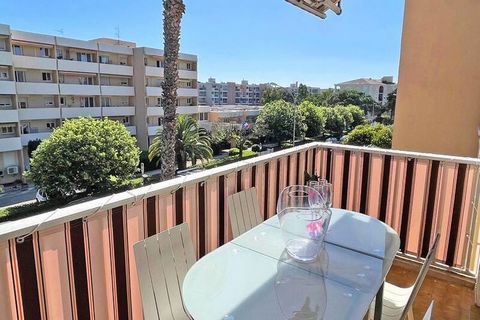 This 60m², 3-room apartment accommodates up to 4 people and is located on the 2nd floor of a secure residence with an elevator. It includes a cozy air-conditioned living room with a sofa, television, and a dining table. The apartment features two bed...