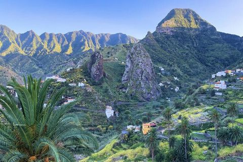 Cette maison spacieuse à Hermigua propose 5 chambres, pouvant accueillir confortablement jusqu'à 10 personnes. Il accepte les animaux domestiques, ce qui en fait une option idéale pour les familles ou les groupes voyageant avec des animaux domestique...