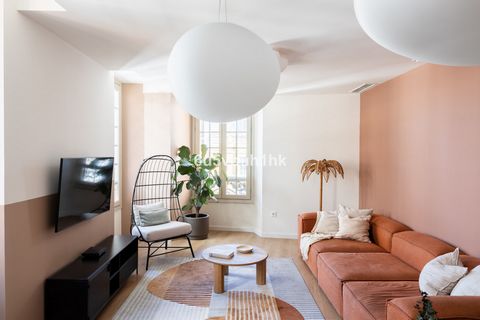 Located in Málaga. We invite you to discover this exclusive duplex penthouse located in a historic building in the heart of Malaga, near Carretería Street, recently pedestrianized and transformed into the new focal point of this vibrant city. This pe...