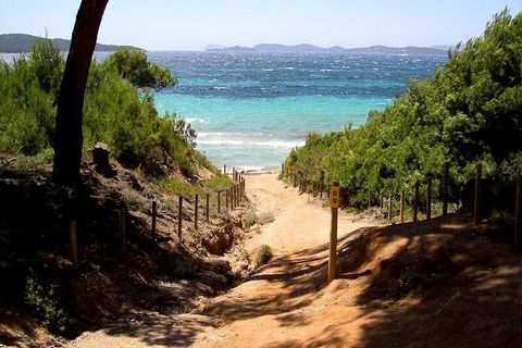 De residentie Odalys Les Océanides*** ligt aan de kust van de Var, in het charmante stadje La Londe les Maures. Met uitzicht op de Gouden Eilanden bevindt u zich op slechts 400 meter van het strand en kunt u volop genieten van de landschappen die de ...