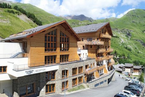 De Résidence Odalys Prestige Rochebrune Les Cimes****, tegenover het Nationaal Park van Écrins, verwelkomt u in een prachtige omgeving, tussen middeleeuwse dorpjes; en contrasterende natuurgebieden. U kunt de toppen bereiken voor een wandeling of mou...