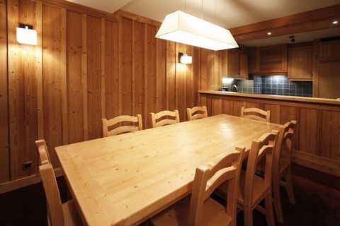 Dit gezellige en ruime appartement van 91 m² in Les Deux Alpes is perfect voor maximaal 8 gasten en biedt een comfortabel toevluchtsoord aan de voet van de skipiste. Het ligt op slechts 50 meter van het skigebied en biedt gemakkelijke toegang tot de ...