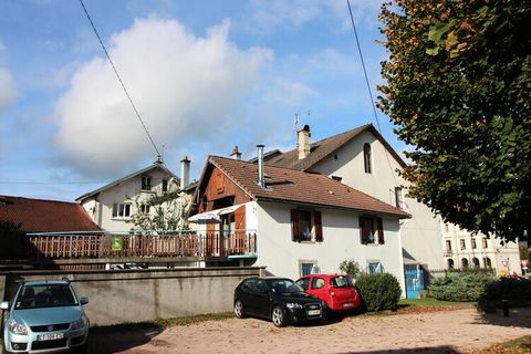 Dojazd prowadzi przez ruelle Saint Lambert. Parking w pobliżu na placu ROND POINT za domem obok KOŚCIOŁA W sercu Vagney, niedaleko placu kościelnego (miejsce kręcenia filmu Les Grandes Moules z Bourvilem i Lino Venturą), będziesz miał mnóstwo czasu n...