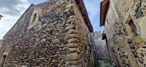 Ehemaliges Winzerhaus, das für Liebhaber von Stein und Kulturerbe komplett saniert werden soll. Das Haus von ca. 55m2 setzt sich wie folgt zusammen: -Keller von ca. 20m2 in R-1 -Erdgeschoss von 26 m2 mit einer Deckenhöhe von 3,80 m. -R+1 von ca. 25m2...