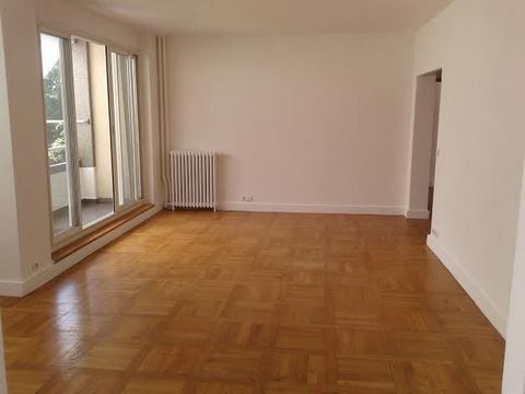 2 pièces, 1 grande chambre, 69 m², 8.500 € le m² Prix: 586,500 euros Incluant 3,5 % de comm agence •⁠ ⁠Appartement de 2 pièces au 1er étage d'une élégante résidence avec ascenseur et jardin privé •⁠ ⁠une grande chambres avec vue imprenable sur le jar...