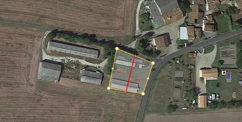 938 m² building plot with magnificent views over the countryside. Networks at the property boundary. Not serviced. Price including agency fees : 20.000 € Price excluding agency fees : 15.000 € Buyer commission, tax included: 5.000€