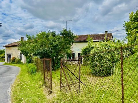 EXCLUSIVE TO BEAUX VILLAGES! This charming Charentaise house is situated in a peaceful hamlet just minutes from all amenities and the train line to Bordeaux-Angoulême, (TGV stations). The N10 highway to Bordeaux-Angoulême is only 20 minutes away. The...