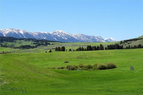 Übersehen Sie nicht diese fantastischen 40+ Hektar ohne Vereinbarungen. Von mehreren Baustellen aus hat man einen herrlichen Blick auf die Berge. Es gibt eine Auffahrt zum ganzjährig quellgespeisten Teich, der wohl der beste Bauplatz ist, mit natürli...