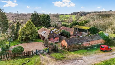 Nestled in the idyllic heart of the New Forest National Park, Brook Barn offers an enchanting retreat, coming to the market for the first time in over a century. This truly unique property is enveloped by unspoiled natural beauty, boasting direct for...