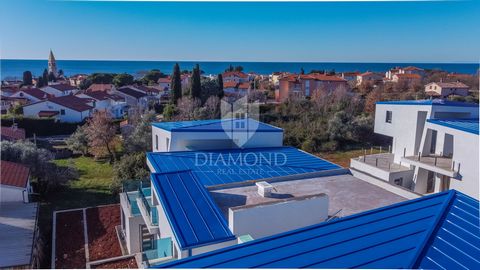 Location: Istarska županija, Umag, Lovrečica. Istria, San Lorenzo, Umago! A soli 300 metri dal mare e dalle bellissime spiagge, situato in una posizione tranquilla, si trova questo appartamento trilocale al primo piano ! L'appartamento si trova al pr...