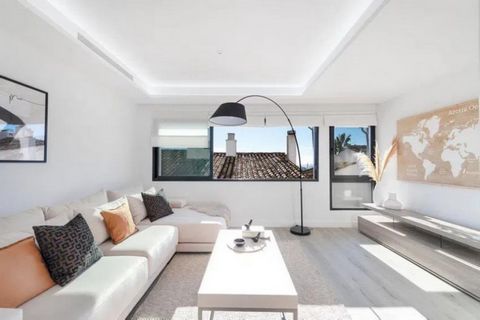 Located in Puerto Banús. Middle Floor Apartment, Puerto Banús, Costa del Sol. 3 Bedrooms, 3 Bathrooms, Built 125 m². Setting : Commercial Area, Beachside, Port, Close To Port, Close To Shops, Close To Sea, Close To Schools, Marina, Close To Marina. O...