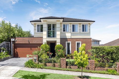 Contemporary family-sized excellence is lavishly light-filled and committed to quality in this independently accessed, four-bedroom, three-bathroom townhouse, perfectly nestled within the highly sought-after zones for Beverley Hills Primary school ap...