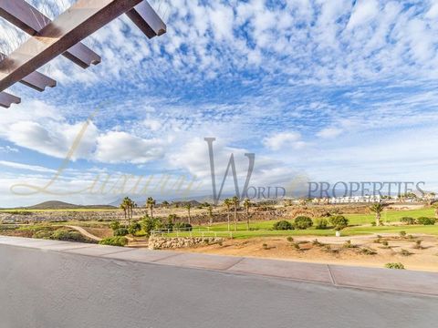 Luxury World Properties is pleased to offer an apartment in the prestigious Fairways Club complex, located in the stunning landscape of San Miguel de Abona, Tenerife. Situated next to the first-class 18-hole golf course of Amarilla Golf, this apartme...